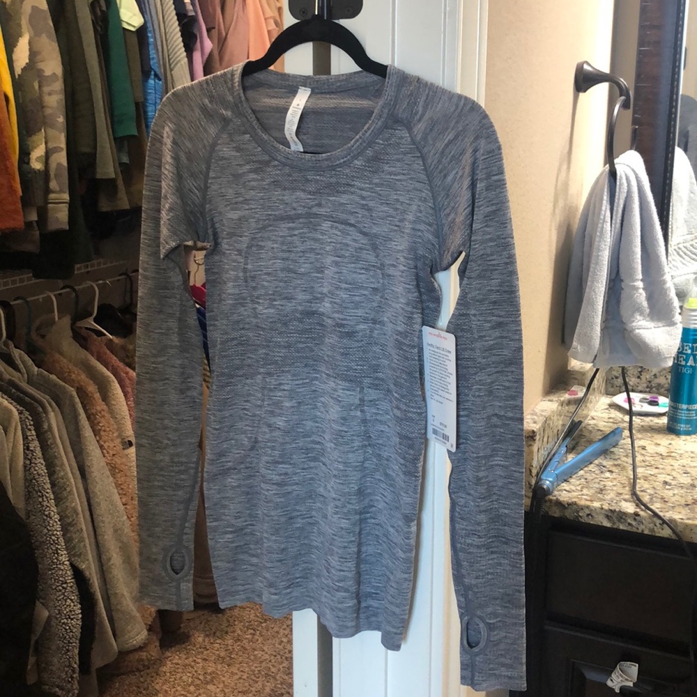 Lululemon swiftly tech ls crew top